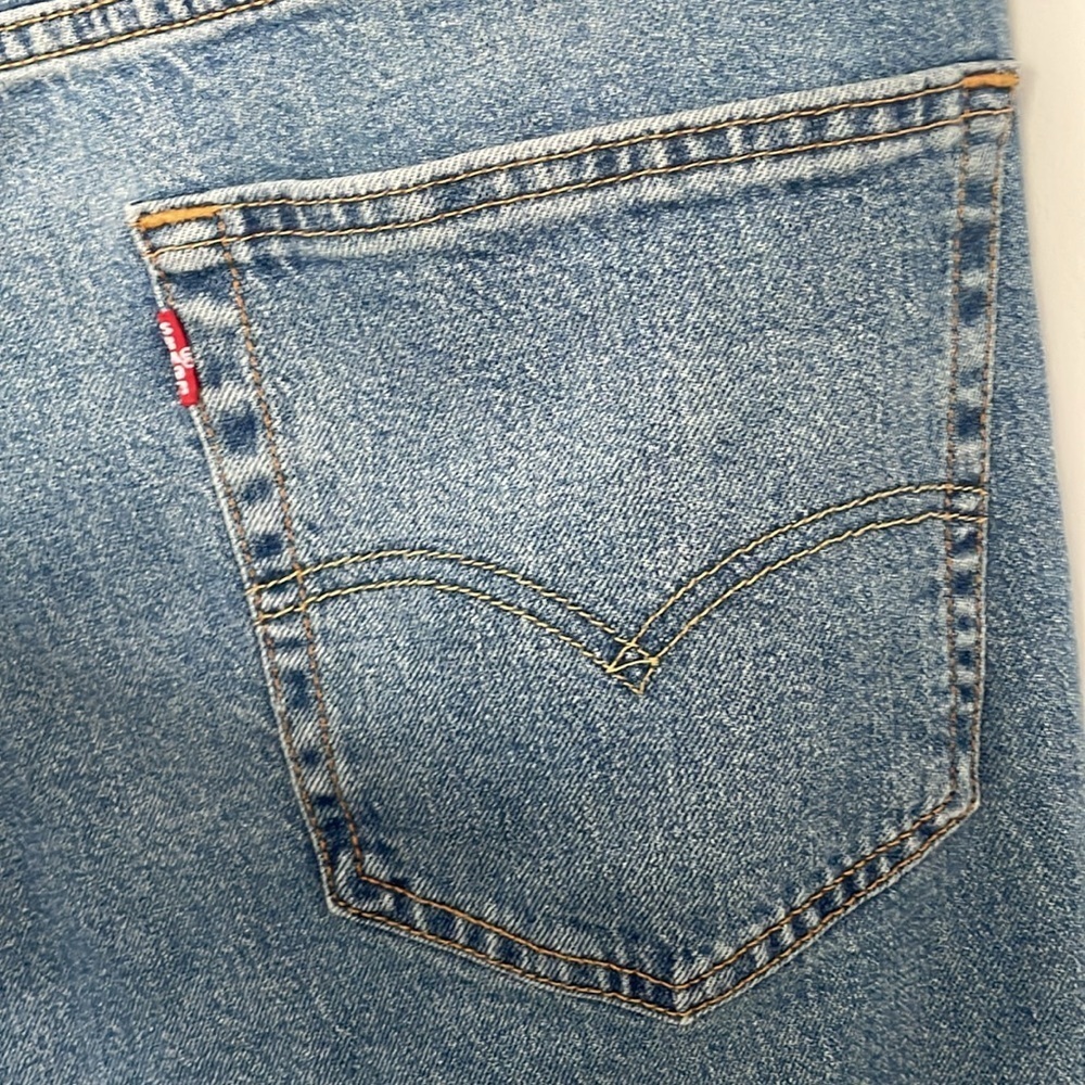 Levi Strauss Blue Denim Jeans size 40 - Picture 6 of 9
